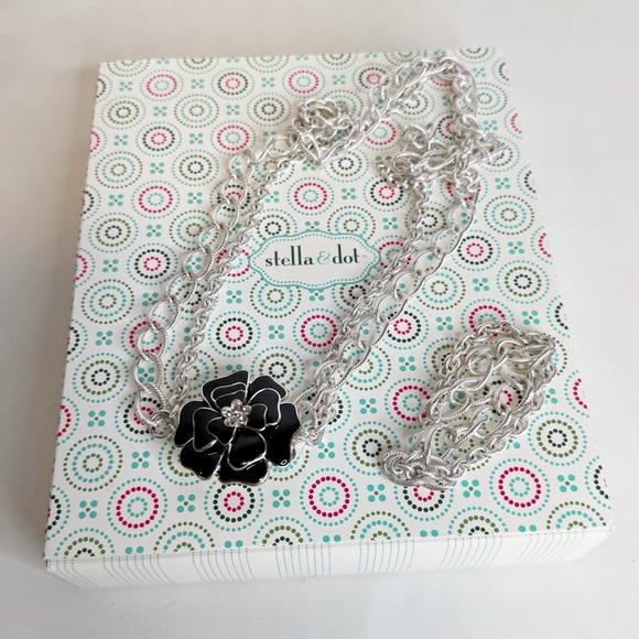 Stella & Dot | La Coco Brooch Statement Necklace and Bracelet Set - Picture 7 of 8
